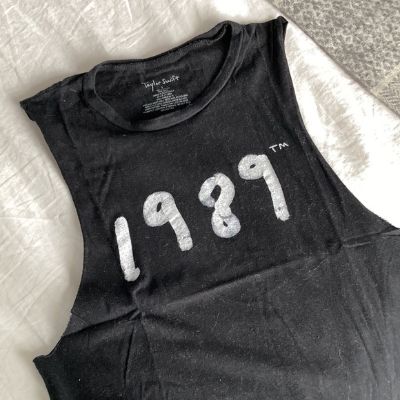 Taylor Swift 1989 graphic black sleeveless muscle tank top cotton - Small 🖤 - Picture 6 of 6